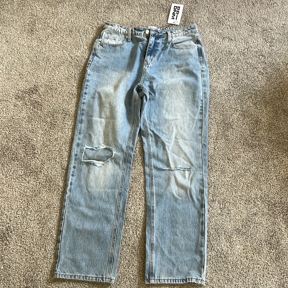 Brand new Princess Polly size US 6 straight leg ripped jeans!